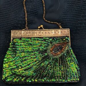 Elegant Green Sequin Clutch with Gold Frame